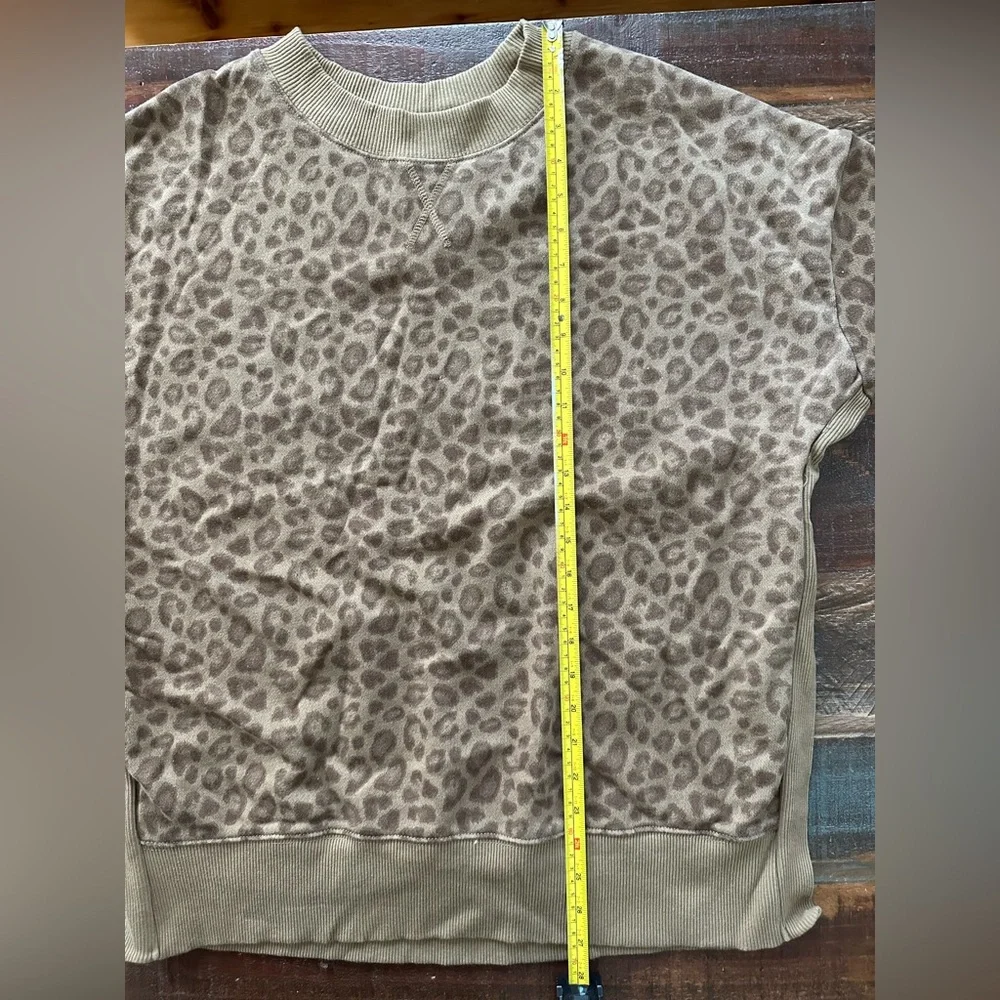 Avia Women’s L (12-14) High Slit Brown Tan Leopard Print Sweatshirt | SKU 0761